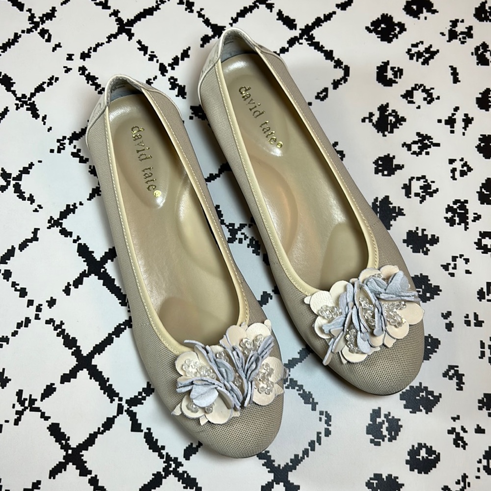 David Tate Beige Floral Embellished Flats with Beaded Accents, US Size 7.5 M EUC